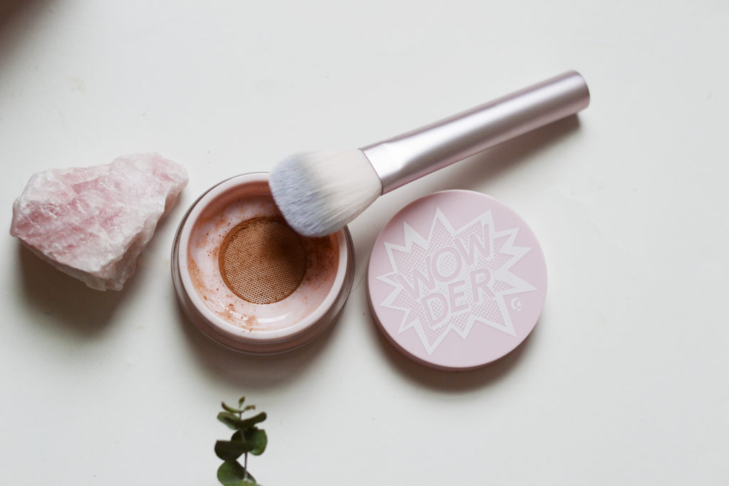 Glossier Review: Wowder Duo (powder + brush) in Deep/Dark